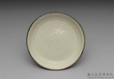 图片[2]-White bowl with incised peony design, Ding ware, Northern Song dynasty (960-1127)-China Archive